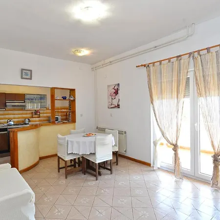 Apartment Silvio 1779