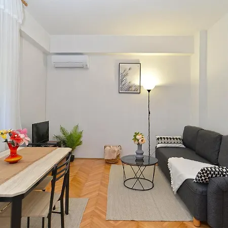 Silvio 1779 Apartment
